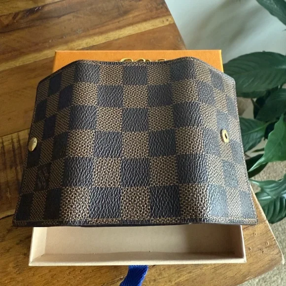 EUC 2021 Louis Vuitton Damier Ebene 6 Key Holder - Picture 5 of 7